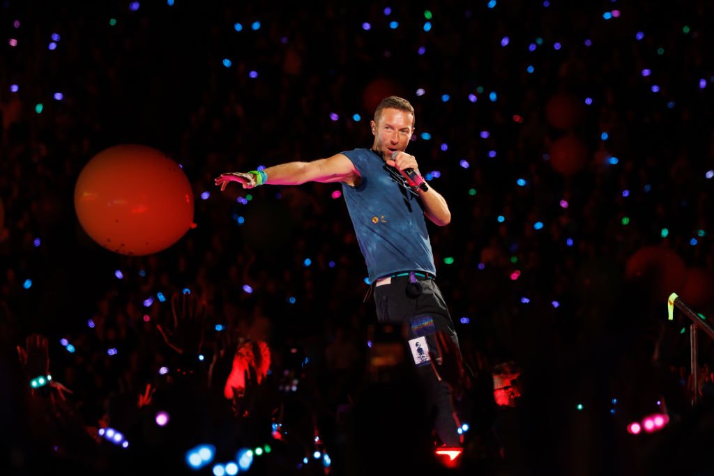 Chris Martin's Shout-Out to Jasprit Bumrah Thrills Fans at Coldplay's Mumbai Concert