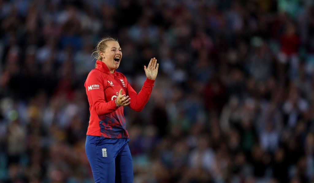 Sophie Ecclestone's All-Round Brilliance Secures Historic Super Over Victory for UP Warriorz