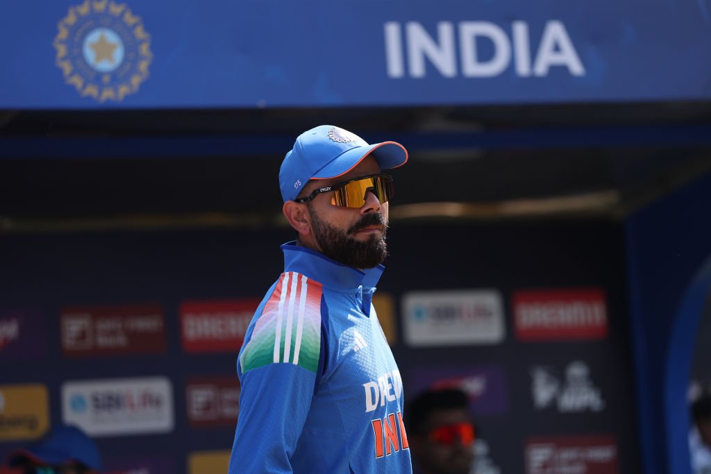 Virat Kohli Gives His Signed Jersey To Kevin Pietersen's Son