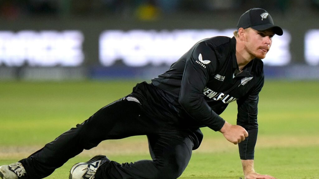 Glenn Phillips' Sensational Catch to Dismiss Virat Kohli Captivates the Cricketing World