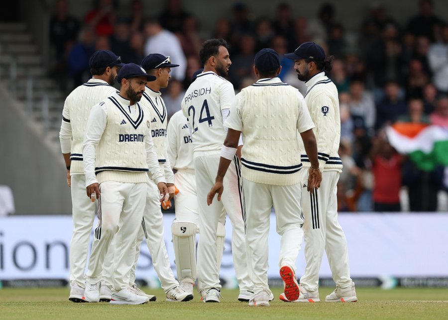 Prasidh Krishna Delivers Twin Strikes to Revive India’s Hopes in Final Session