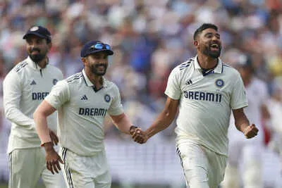 Siraj Faces ICC Sanction for Fiery “Send-Off” to Duckett