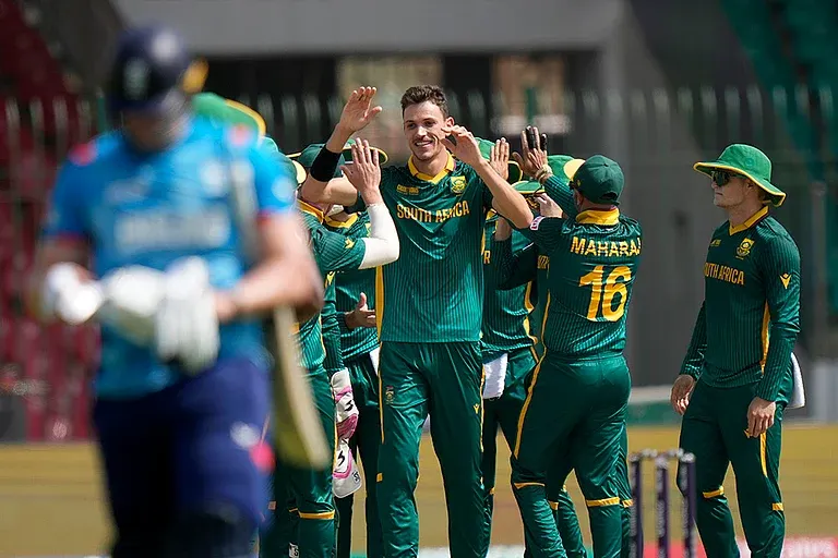 England vs South Africa ODI Faces Emergency Alert Pause