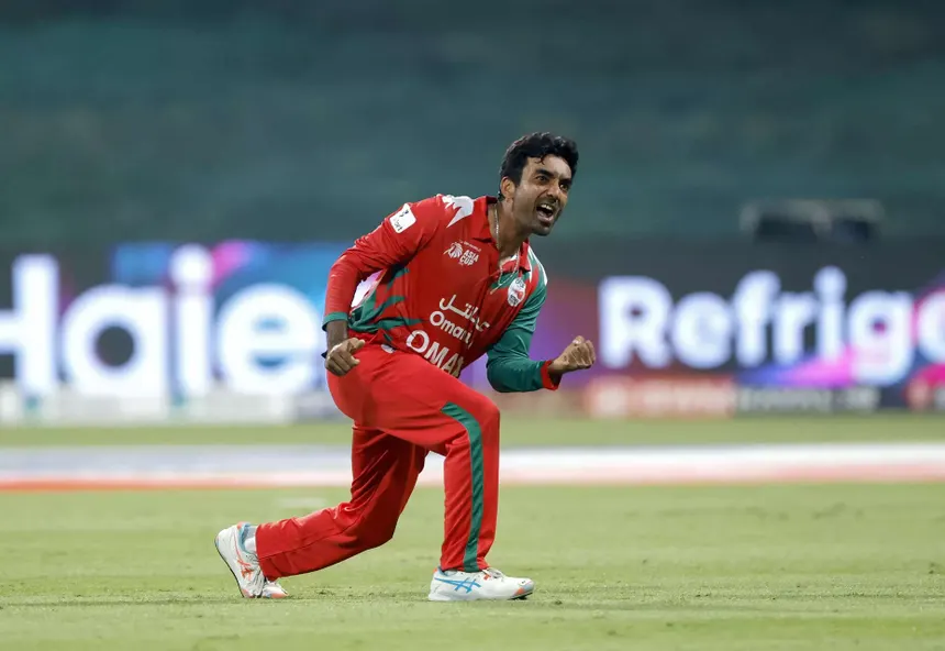 Aamir Kaleem Becomes Oldest Player to Score a Fifty Against India