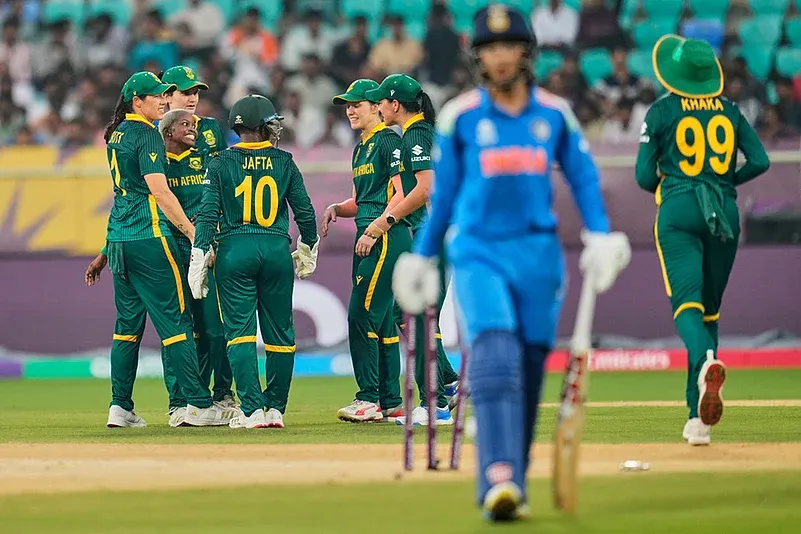 South Africa Shock India in Women’s World Cup 2025 Thriller
