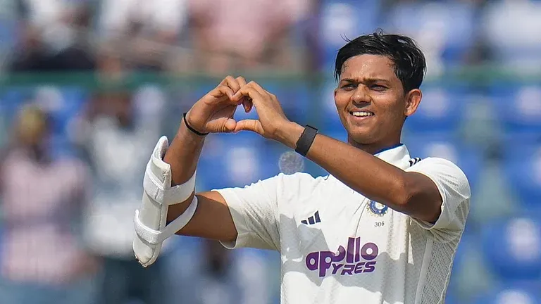 Yashasvi Jaiswal’s Day of Dominance Helps India Reach 318/2