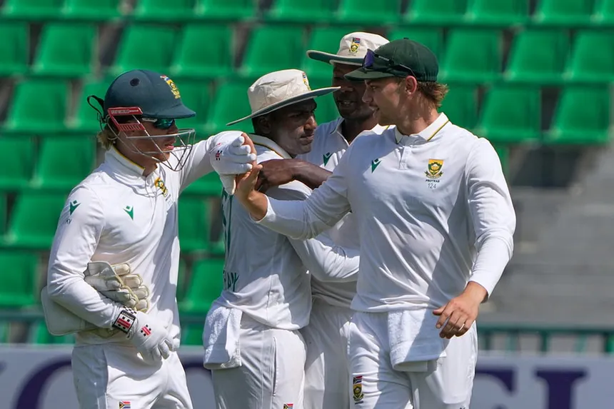 South Africa at 51/2, Needing 226 More Runs to Win on Day 3