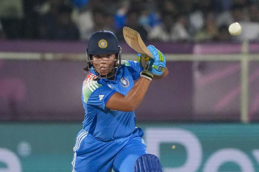 Richa Ghosh to Receive Gold Bat and Ball for World Cup Heroics
