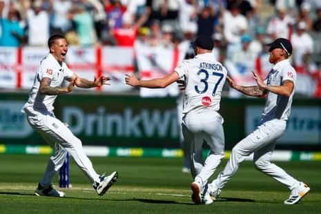England Collapse for 211 as Australia Seal Test with D-5 Finish