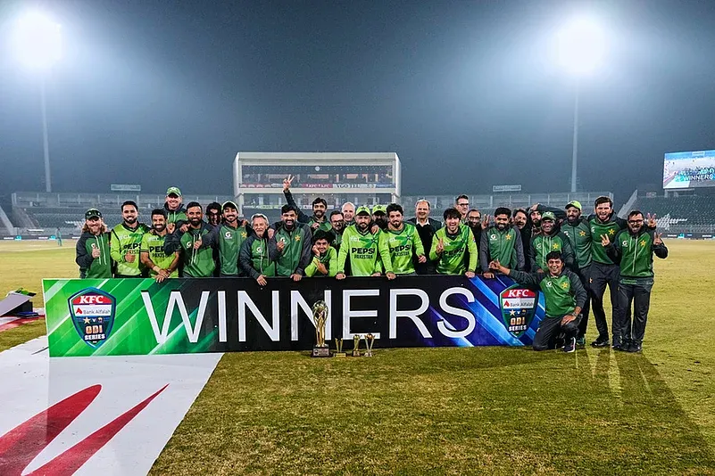Pakistan Defeat Sri Lanka to Win 2025 T20I Tri-Nation Series