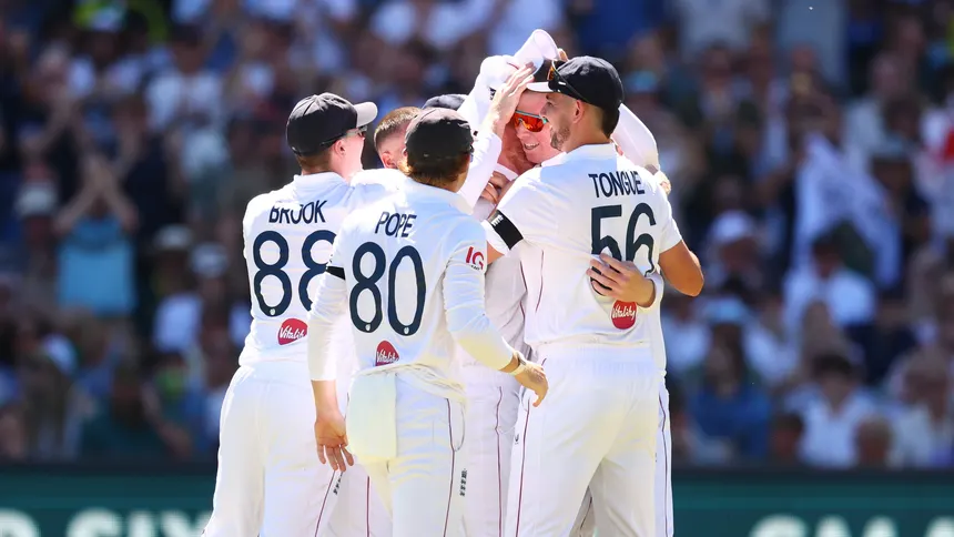 England Face Steep Chase After Australia Set 350+ Target